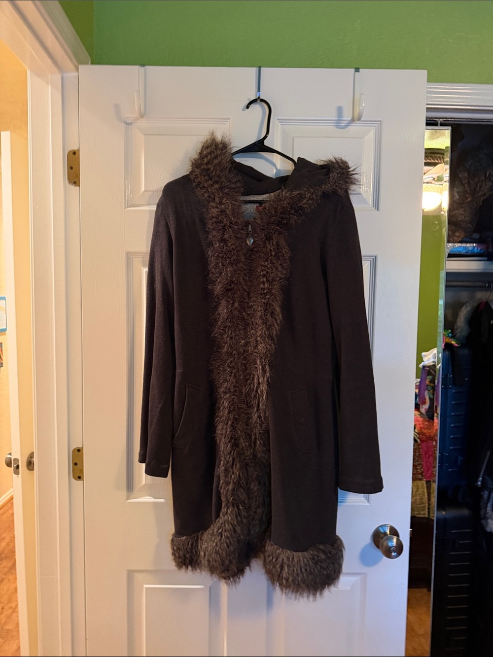 Twisted Heart Faux-Fur Trim Hooded Long Jacket XL